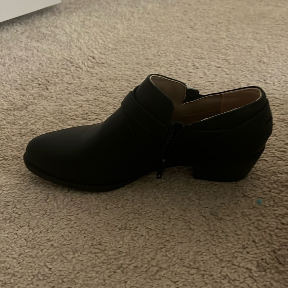 Lifestride black ankle boots